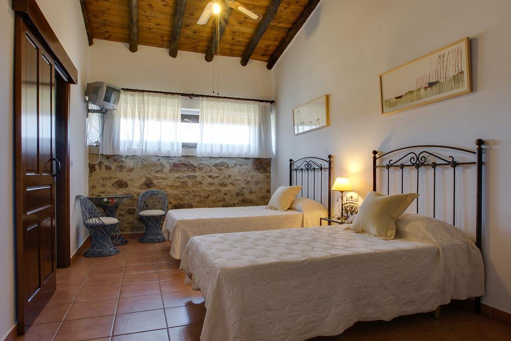 Casa Rural Las Gamitas Almoharin Room photo
